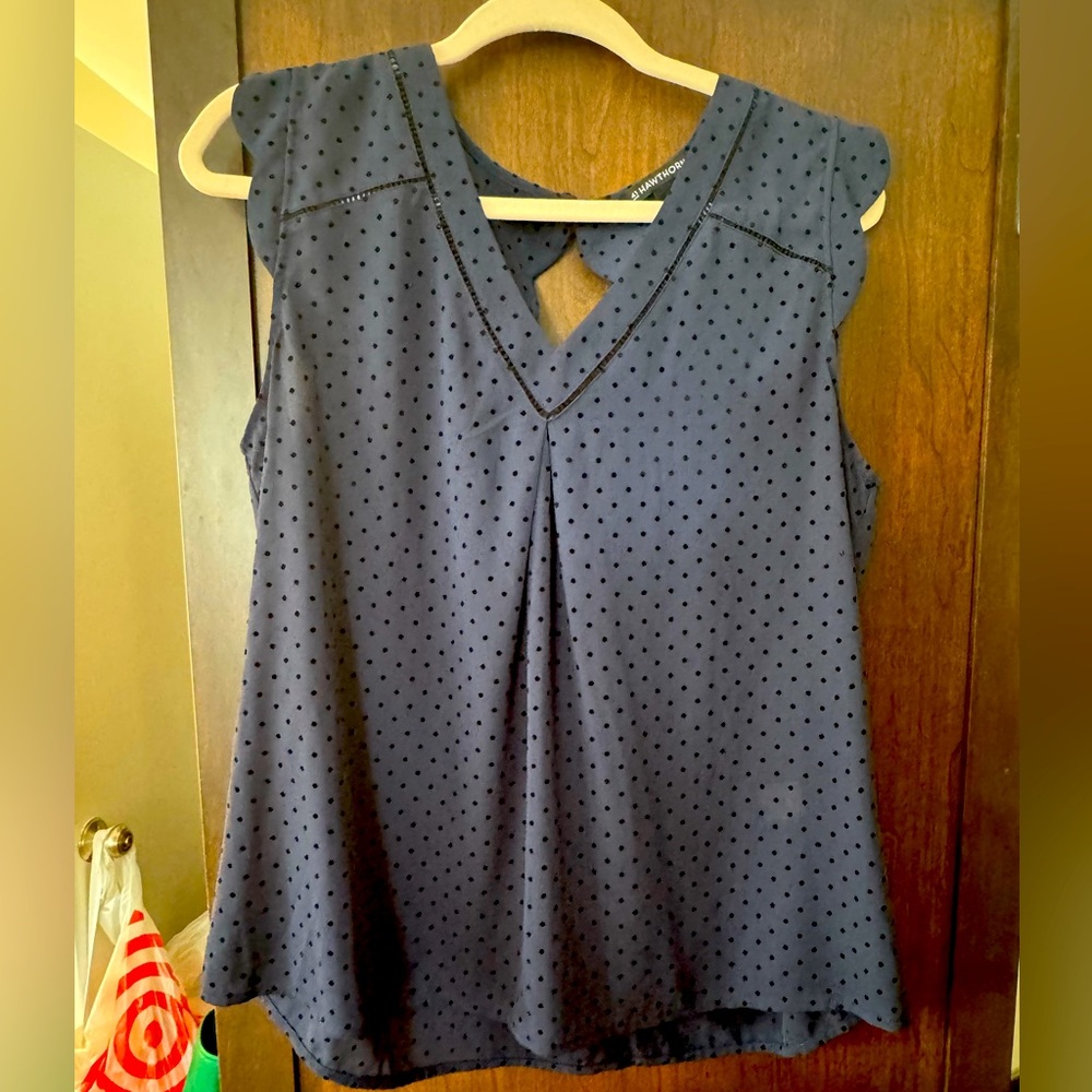 41 Hawthorn Top - Size L - EUC